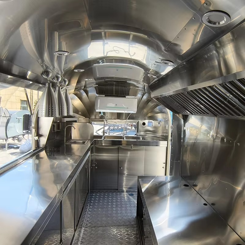 Sıcak Sosisli Sandviç (Hot Dog - Commercial Kitchen Trailer incelemesi ve fiyatı